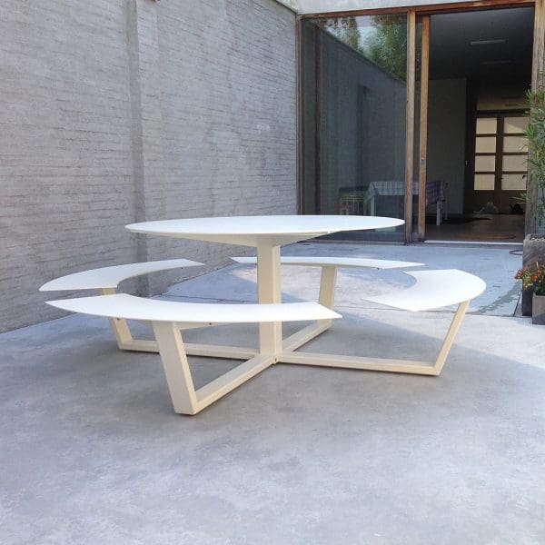 Image of La Grande Ronde round picnic table which is available in any RAL colour and seats 8-12