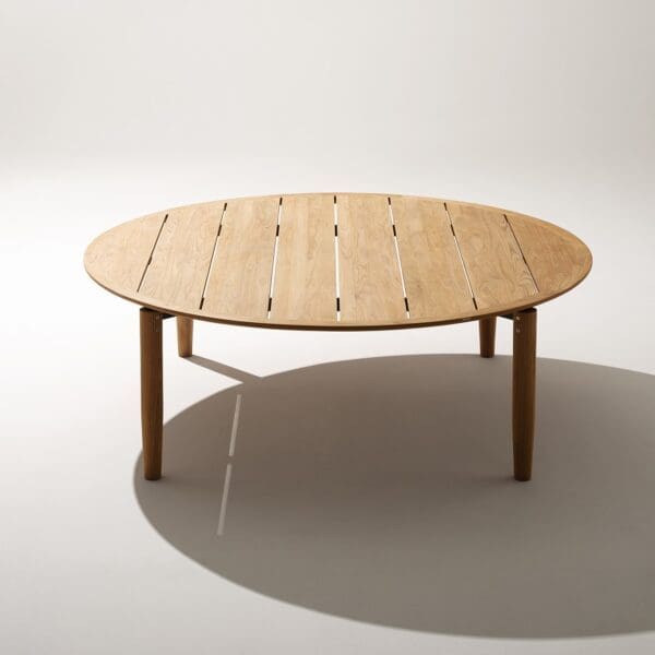 Studio image of RODA Levante circular teak dining table