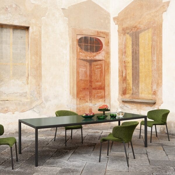 Image of RODA Plein Air table and Double chairs