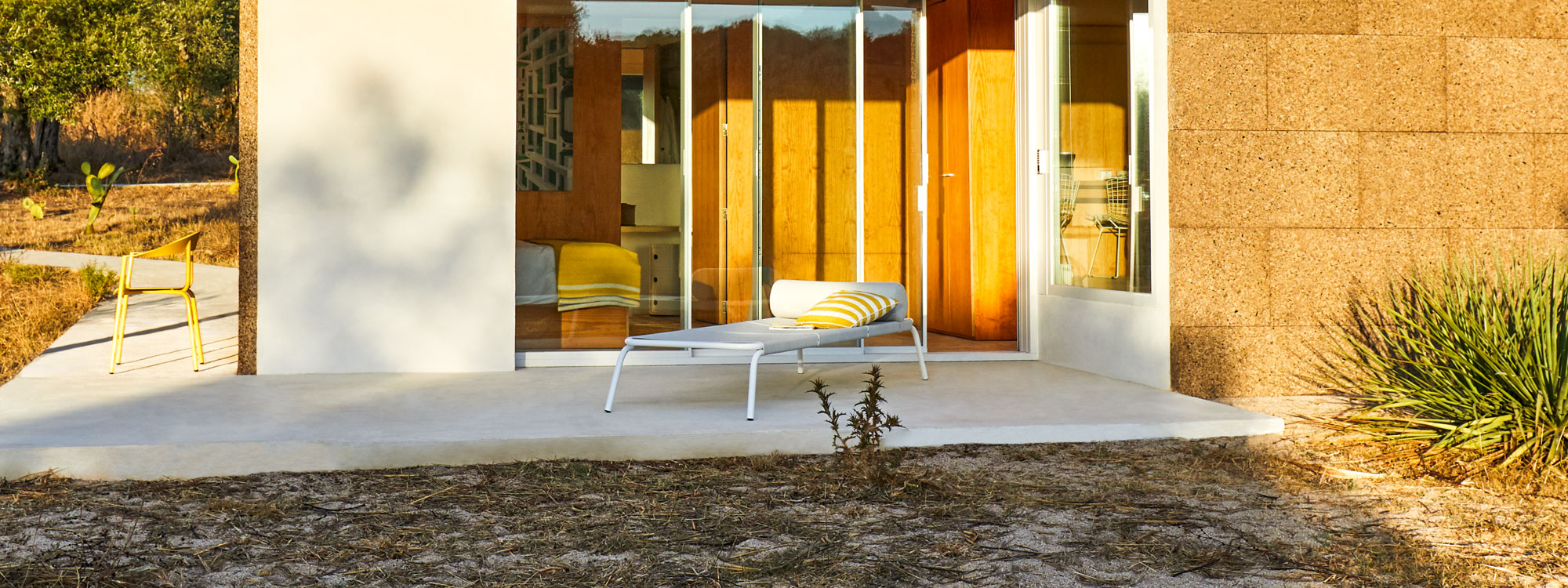 Genua modern sun bed is a designer sun lounger in luxury outdoor furniture materials by Mark Braun for Conmoto garden furniture company.
