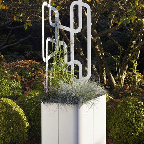 Image of detail of Flora Paro trellis in white powder coated galvanised steel