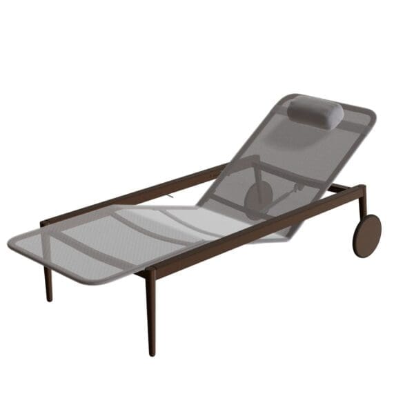 Studio image of Royal Botania Styleytto 195 sun lounger