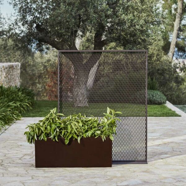 Image of The Factory garden panel with meshed industrial design by Vondom
