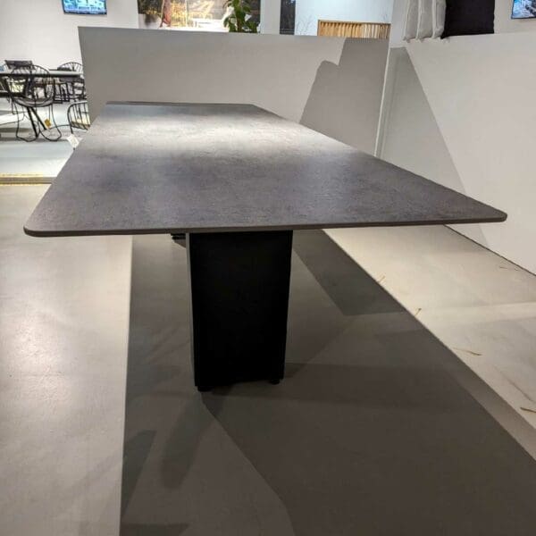 Image of Doble Slim custom-made garden table with rounded ceramic table top