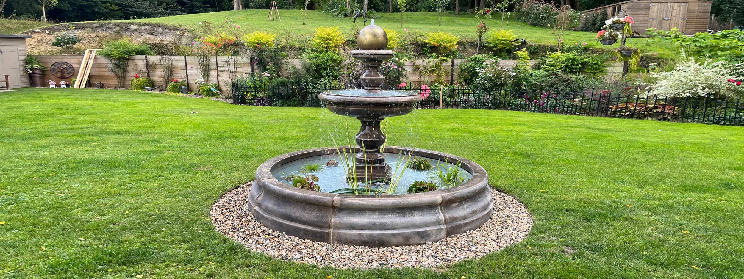 Image of luxury water feature & fountain from Geoffs Garden Ornaments, Chichester UK