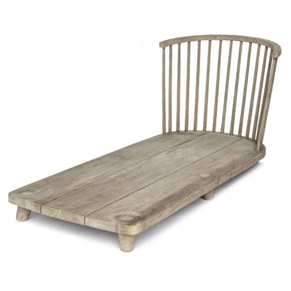 Studio image of Gommaire chaise longue Carol in natural grey teak without cushion