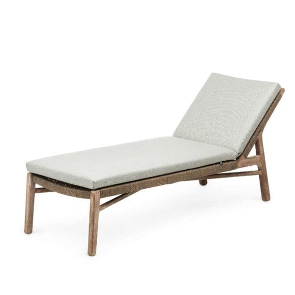 Studio image of Gommaire chaise longue Fiona with cushion