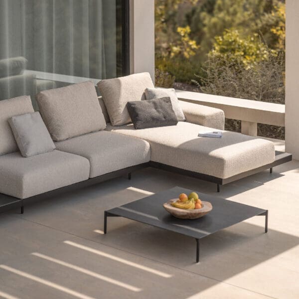 Image of Todus Dongo minimalist chaise longue incorporated into modern sofa
