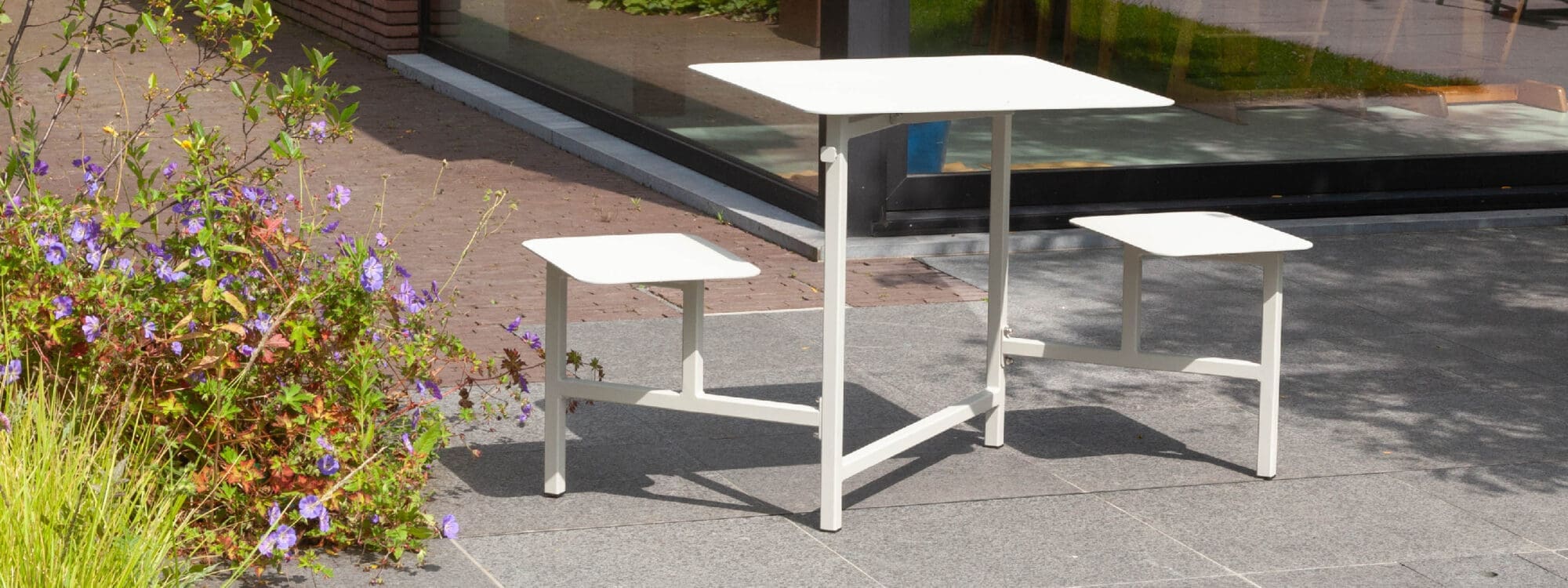 Image of white-coloured The Duo small picnic table and seats for 2 people by Wunder