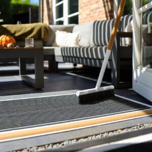 Image of Rizz outdoor broom in white alumimium & teak