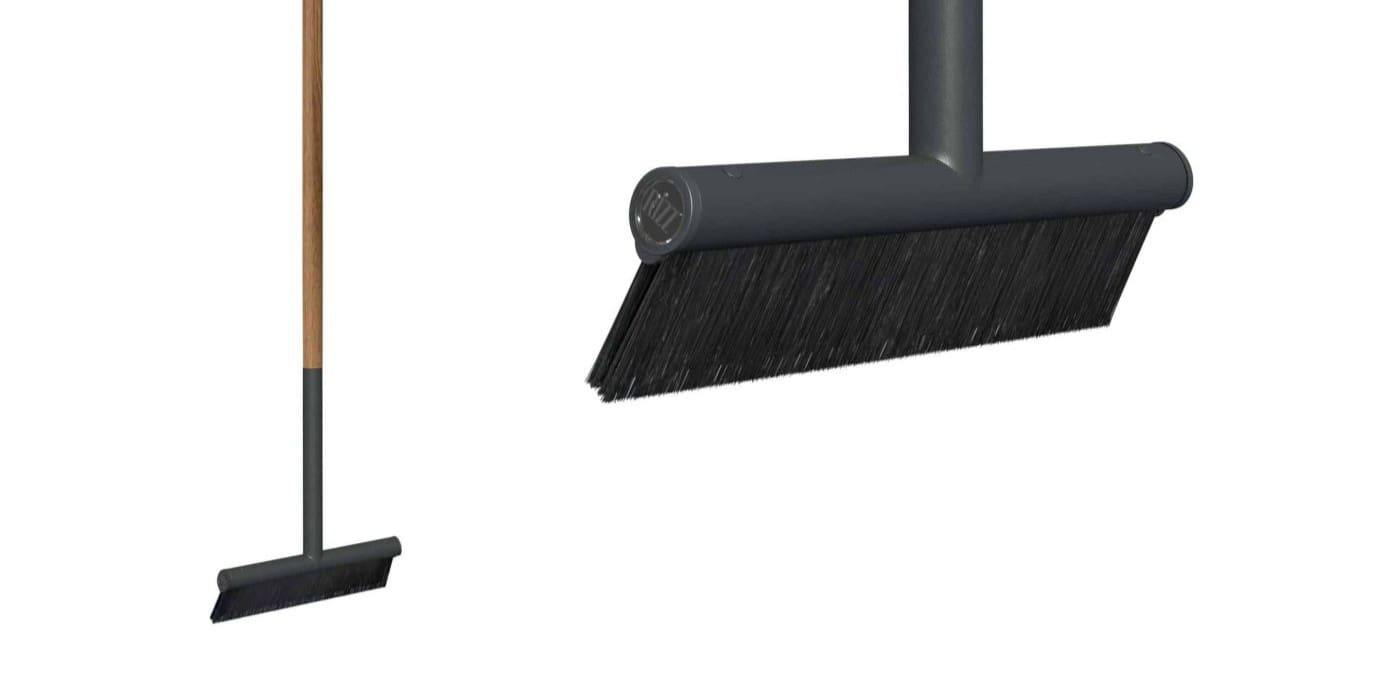 Studio image of RiZZ indoor broom with anthracite aluminium frame and teak shaft